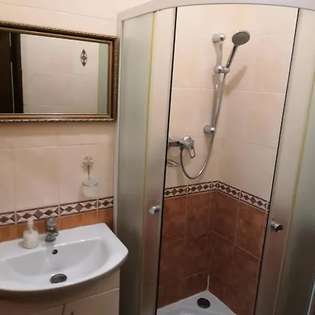 Apartmenti Near Opera Theater Apartment Lviv