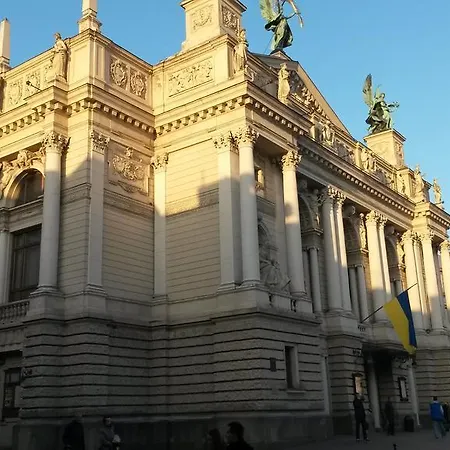 Apartmenti Near Opera Theater Lviv