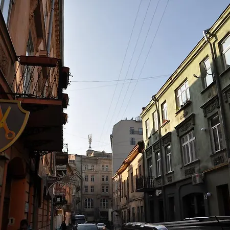 Apartmenti Near Opera Theater Apartment *